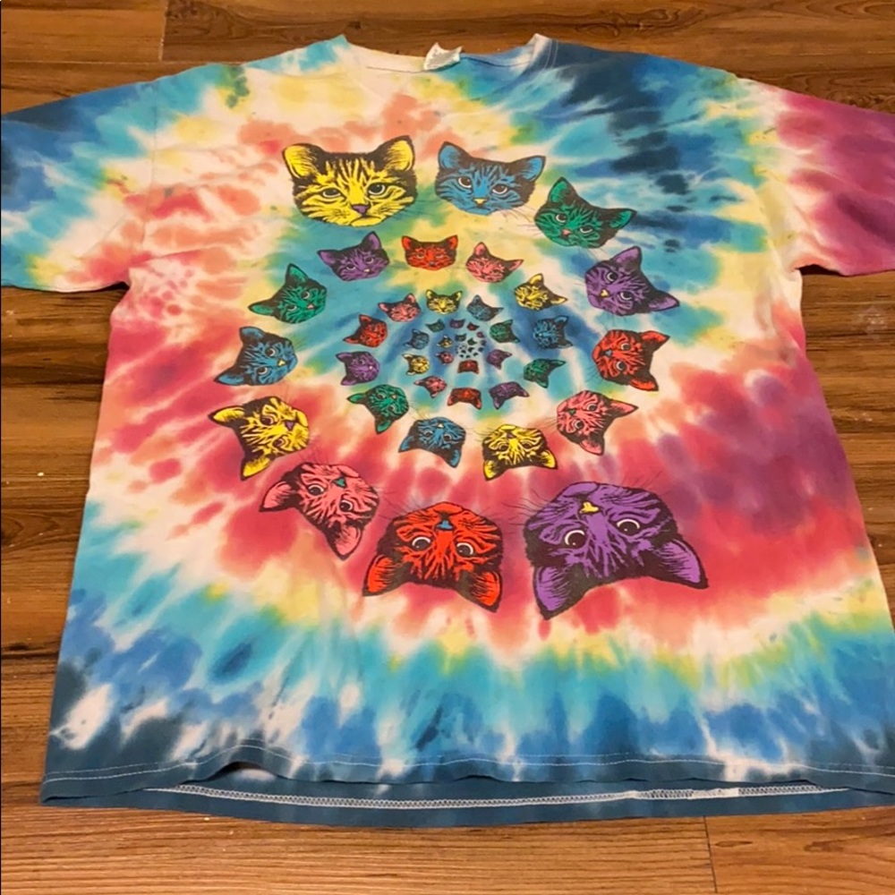 Tie-dye cat T-shirt